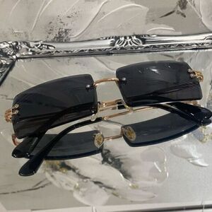 Women’s sunglasses